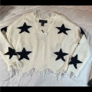 Polly & Esther Woman’s/Juniors Destructed Star
Sweater NWOT Sz Medium